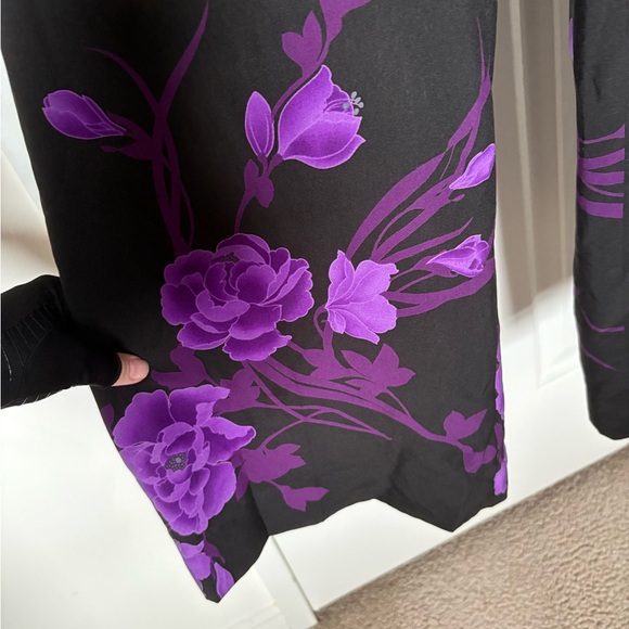 le chateau Black Wide Leg Pants with Purple Floral Print - Picture 4 of 10